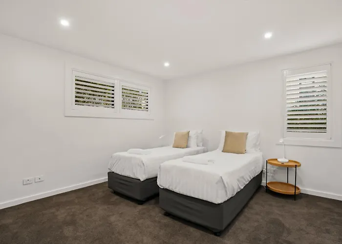 Lakefront Luxury 2 Bedroom