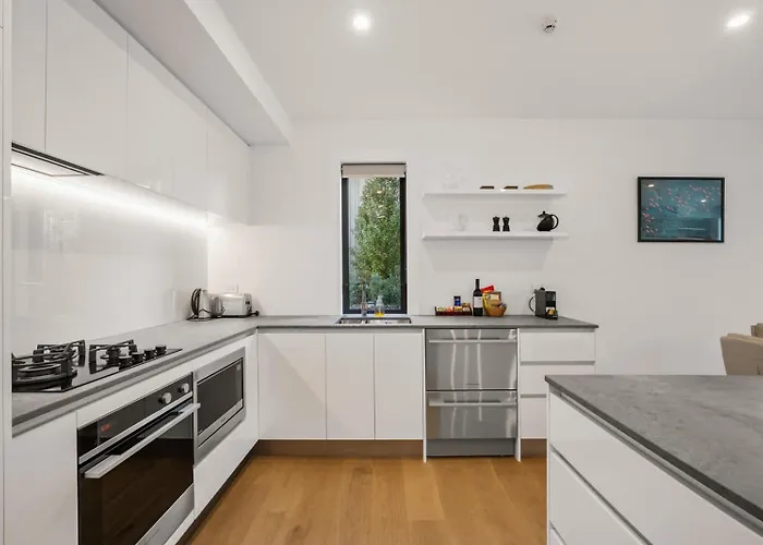 公寓 Lakefront Luxury 2 Bedroom *
