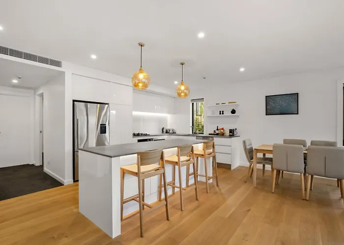 Lakefront Luxury 2 Bedroom 公寓 *