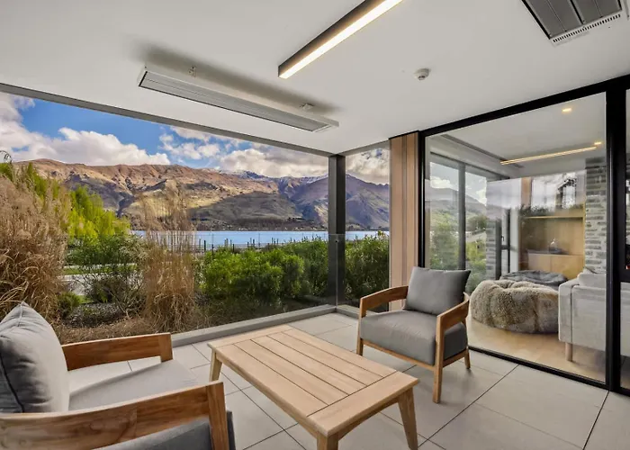 Lakefront Luxury 2 Bedroom * 瓦纳卡